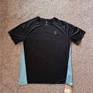 On Running Run on Clouds Performance-T short sleeve, Men’s XL